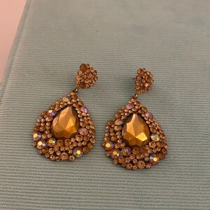 Elegant Gold Teardrop Earrings